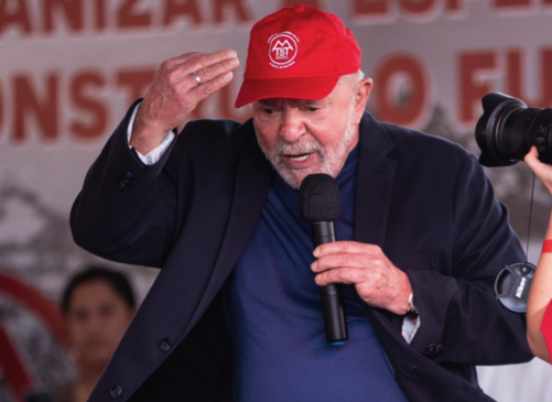 Lula ponderou, no entanto, que essa mudança de direção deve acontecer sem causar danos às instituições financeiras.