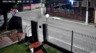 Vídeo mostra rapaz em desespero antes de ser morto em assalto, em SP