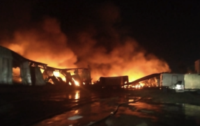 Agentes do Corpo de Bombeiros registraram imagens do incêndio