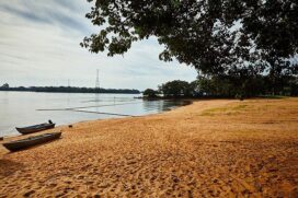 Balneário Municipal, conhecido como Prainha de Rosana, fica às margens do Rio Paraná e conta com boa infraestrutura