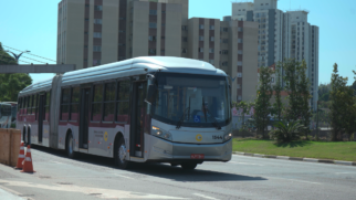 Testes com ônibus articulados do Vai-Vem já começaram
