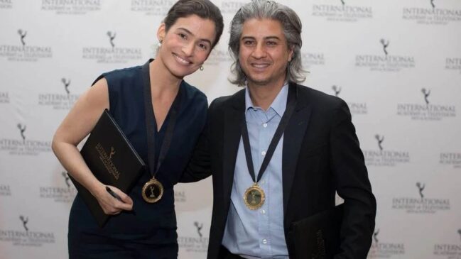 Tyndaro Menezes ao lado de Renata Vasconcellos, âncora do Jornal Nacional