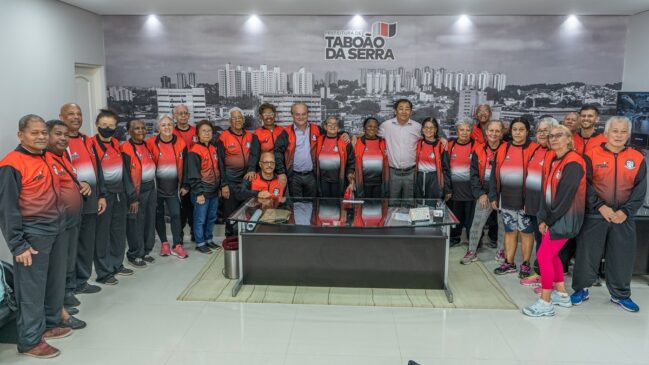 Prefeito Aprígio recebeu delegação municipal que participa dos Jogos Regionais da Melhor Idade