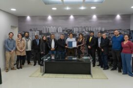 Prefeito Aprígio se reuniu com a Promotora Letícia Rosa Ravacci, secretários, equipes ténicas e representantes da Sabesp