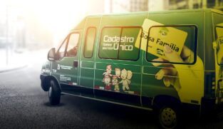 Van do CadÚnico realiza cadastramento em Itapecerica da Serra