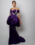 Anitta compareceu ao tapete vermelho com um vestido Moschino by Jeremy Scott