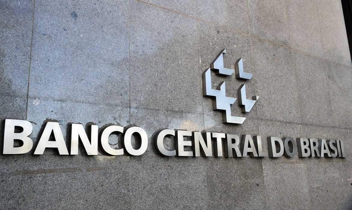Segundo o BC, a chance de a inflação oficial superar o teto da meta em 2023 é de 83%