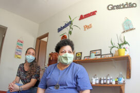 As massoterapeutas Danielle de Oliveira Braz (33) e Cátia Vilma de Oliveira Silva (56) fundaram a Casa Zen, localizada no bairro Vila São Paulo, em Itanhaém