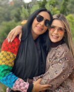 As irmãs Deolane, 34, Daniele e Dayanne Bezerra concederam uma entrevista ao humorista Maurício Meirelles