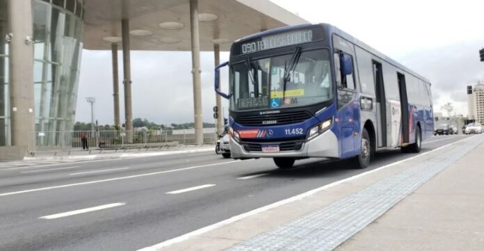 Todos os veículos adquiridos possuem chassi Mercedes-Benz e carroceria CAIO Apache VIP