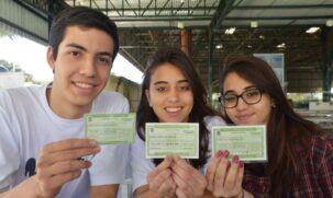 Estudantes tiram título de eleitor