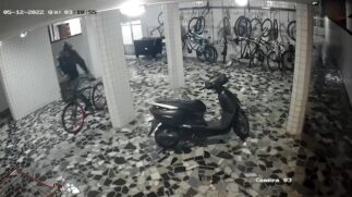 Bicicletas foram furtadas durante a madrugada desta quinta-feira (12) na Ponta da Praia, em Santos