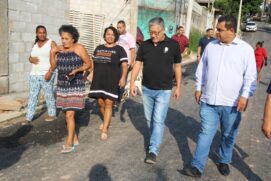 Prefeitura de Itapecerica da Serra realiza pavimentação de via