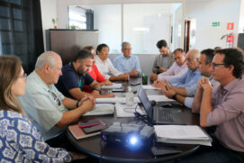 O prefeito de Itapecerica da Serra participa de reunião do Conisud