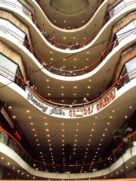 Batizada de Centro Comercial Grandes Galerias, a Galeria do Rock foi inaugurada no ano de 1963
