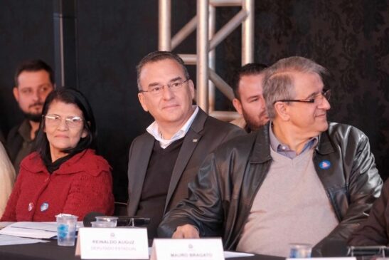 Secretário Flavio Amary (ao centro) participa da reunião do secretariado com o governador Rodrigo Garcia em Presidente Prudente