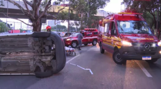 Acidente interdita pista expressa da Marginal Tietê, na Zona Oeste de SP