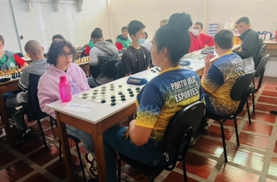 Partida de xadrez nos Jogos da Juventude de SP