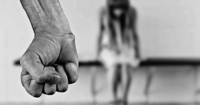 Avanço dos feminicídios está ligado à violência baseada em gênero no espaço privado