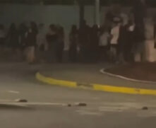 Jovens iniciam tumulto em shopping de Praia Grande e PM é acionada; veja vídeo