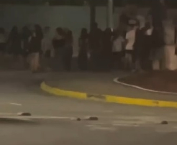 Jovens iniciam tumulto em shopping de Praia Grande e PM é acionada; veja vídeo