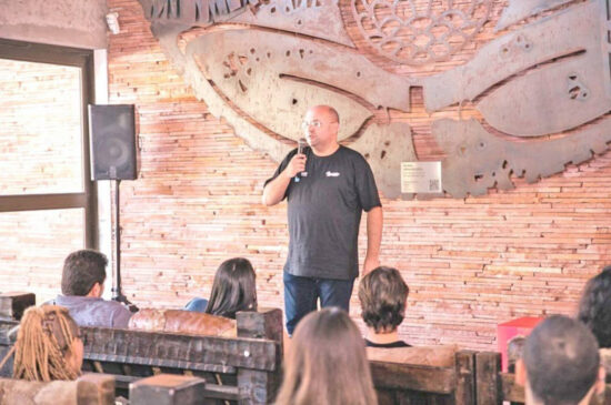 Marcos Ribas é sócio-fundador da NanoInk, que propõe desenvolver tintas que aumentem o rendimento na geração de Hidrogênio Verde