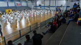 As aulas de judô oferecidas gratuitamente pela Prefeitura de Taboão da Serra são voltadas tanto para quem deseja conhecer um mais sobre a modalidade, quanto para quem tem como objetivo participar de competições