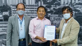 Lei que garante carteirinha para pessoas com deficiência foi sancionada pelo prefeito Aprígio