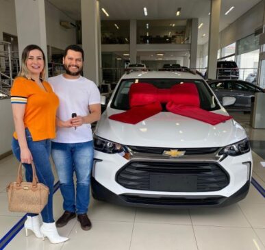 Andressa Urach da carrão para namorado