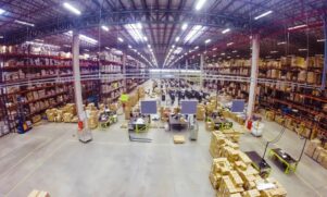 Galpão da empresa Sequoia Logística em Taboão da Serra