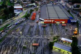 Após 20 anos de funcionamento, o Extra Taboão fechou as portas no último dia 14. No seu lugar irá ser inaugurado uma nova loja do atacado Assaí, após reforma que deve durar pouco mais de três meses
