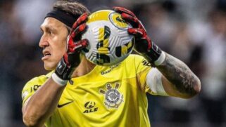 Corinthians desperdiça chance e fica no empate