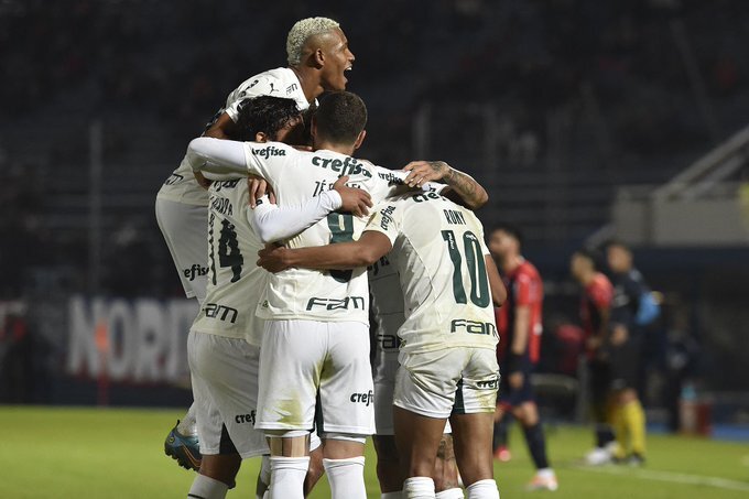 Palmeiras abre boa vantagem no jogo de ida