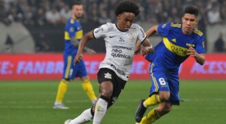 Wiliian, em jogo contra o Boca pela Libertadores