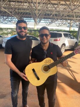 O violão é do modelo VCA103N, Clássico Acústico 38'