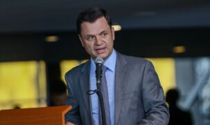 Além de sua prisão, Moraes determinou buscas na residência do ex-ministro.