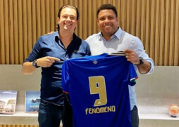 Sérgio Rodrigues, presidente do Cruzeiro ao lado de Ronaldo Fenômeno, o dono da maior porcentagem do clube