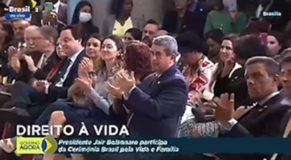 Ministro do TST, Ives Gandra aplaude Bolsonaro dizendo que irá desobedecer o STF