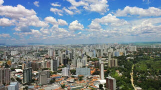 Vista aérea de São José dos Campos, em SP