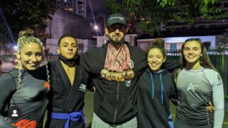 O mestre Márcio Oliveira, o Zaca, ao centro da imagem