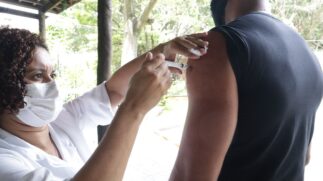 Maiores de 40 anos começarão a ser vacinados com 4ª dose contra Covid-19, na segunda-feira, 04/07.
