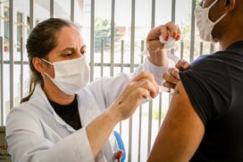 Vacinação com 4ª dose contra Covid-19 para maiores de 30 em São Bernardo dos Campos