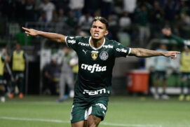 Palmeiras vence e retoma a liderança do brasileiro