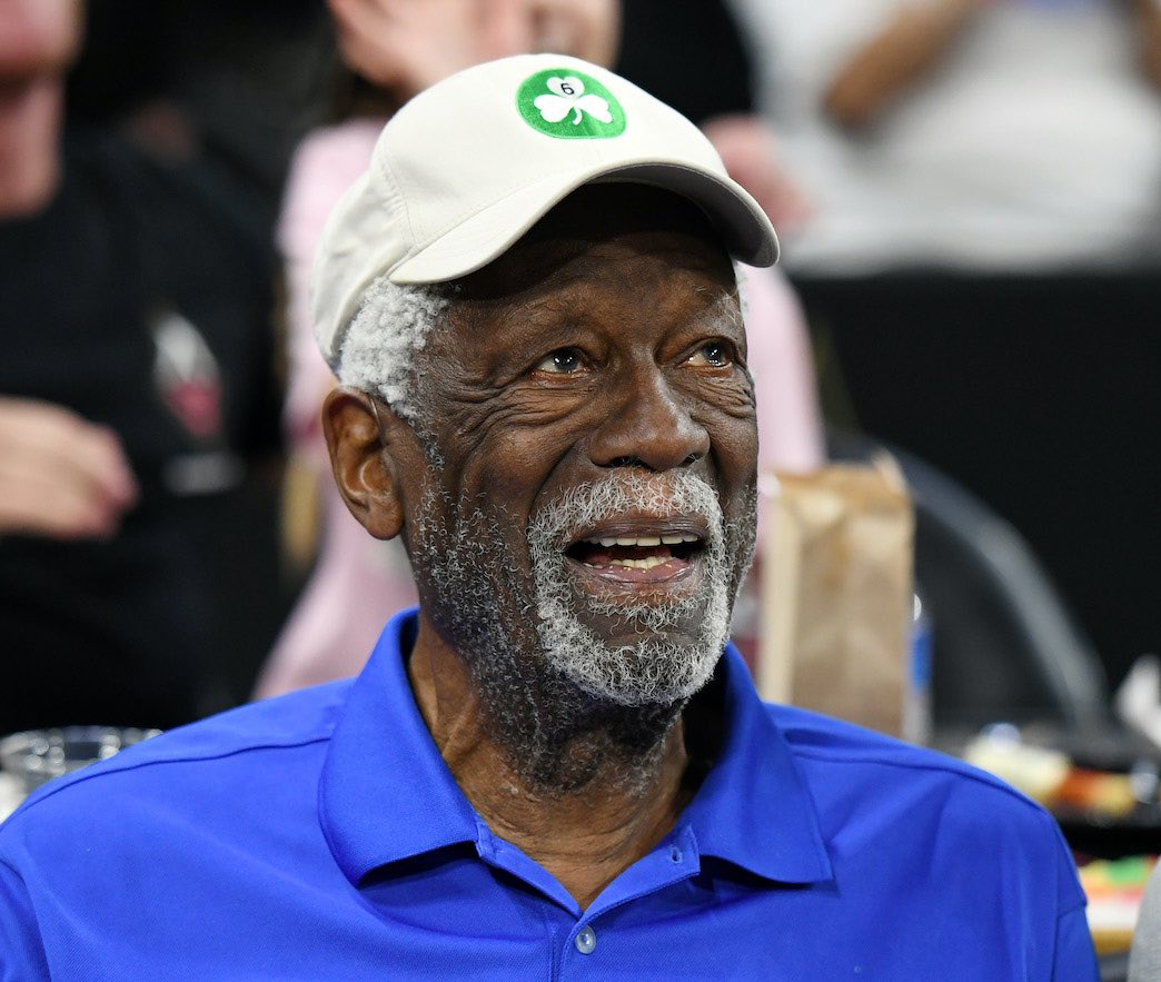 O ex-jogador de basquete Bill Russel morreu neste domingo (31), nos Estados Unidos