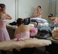 Alunas da Escola de Artes de Taboão da Serra realizaram apresentações de Ballet Clássico no Festival Internacional Marília em Danças.