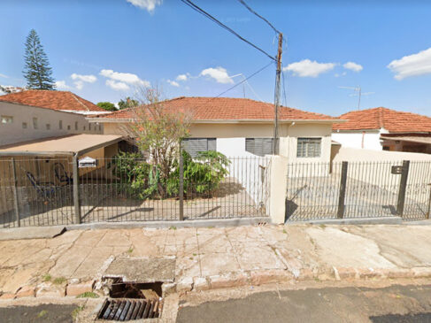 Uma das ofertas é de um imóvel residencial, em Araraquara, com lance mínimo de R$130 mil