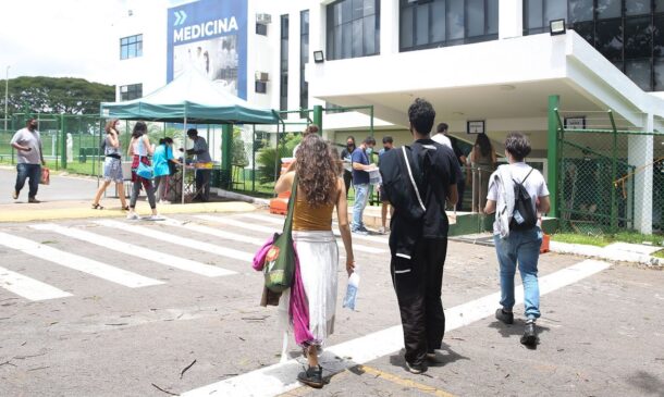As bolsas oferecidas pelo programa são parciais (50%) ou integrais (100%)