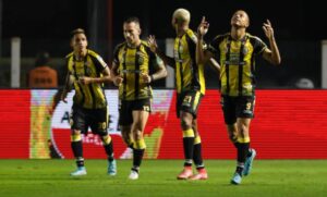 Táchira elimina Santos e amplia a crise