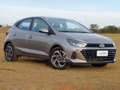 Hyundai renovou profundamente a dianteira e a traseira do hatch e também a do sedã na linha2023 do HB20