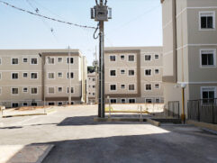 Entre os destaques, está um apartamento na cidade de Catanduva. O imóvel, que possui 41,8 m², tem dois quartos e uma vaga de garagem, pode ser adquirido a partir de R$ 92,1 mil